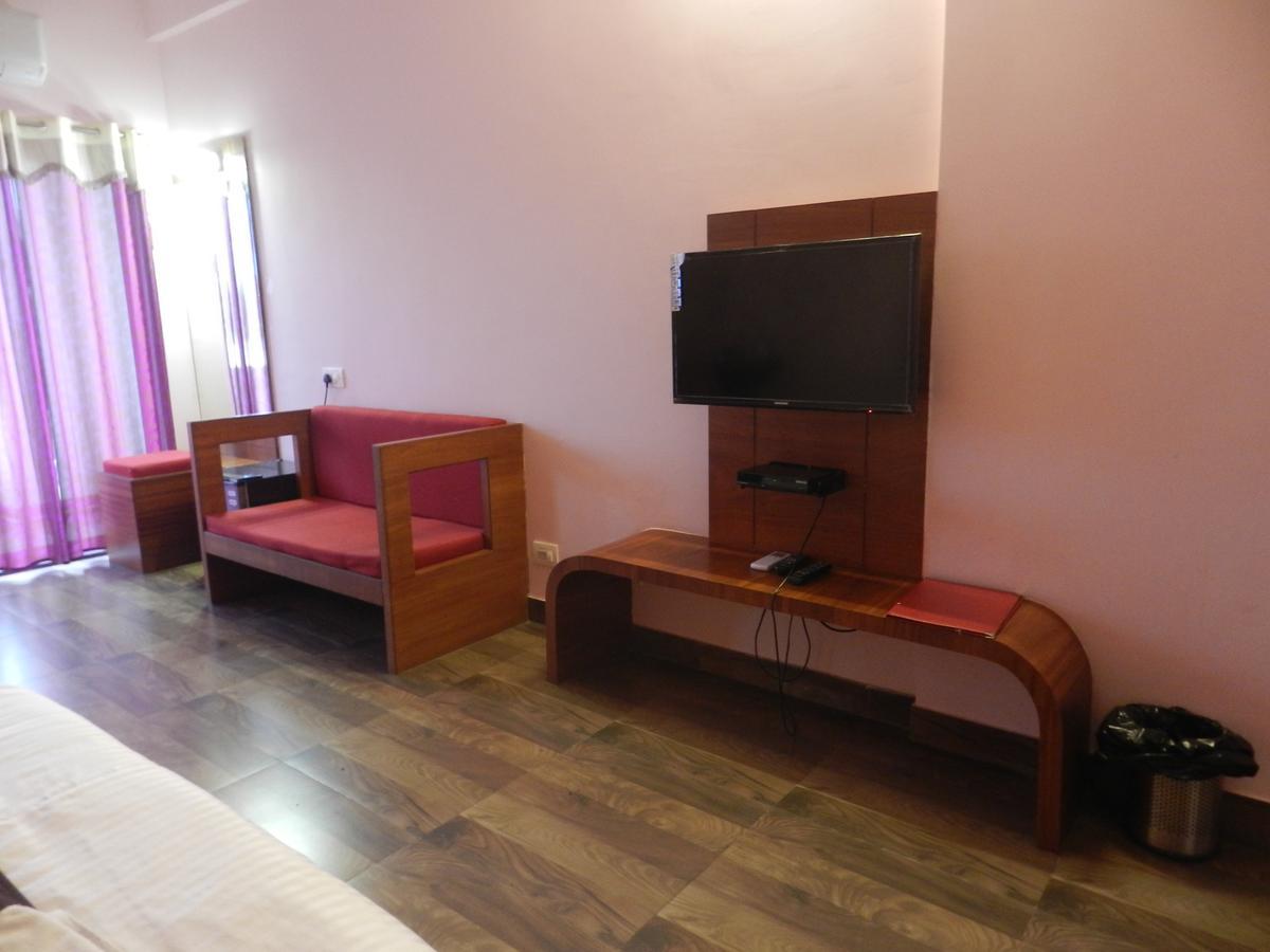 Park Hotel And Resort Kaglipur Luaran gambar