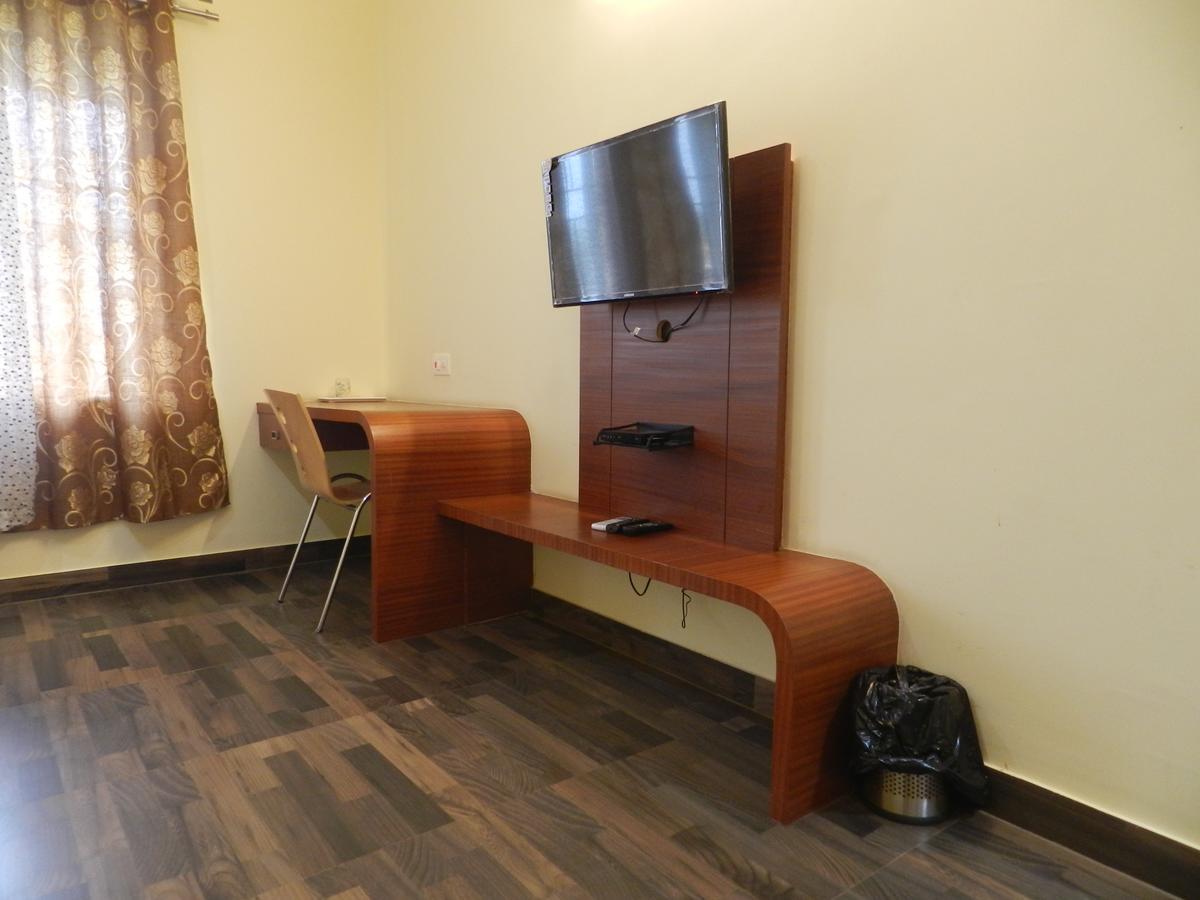 Park Hotel And Resort Kaglipur Luaran gambar