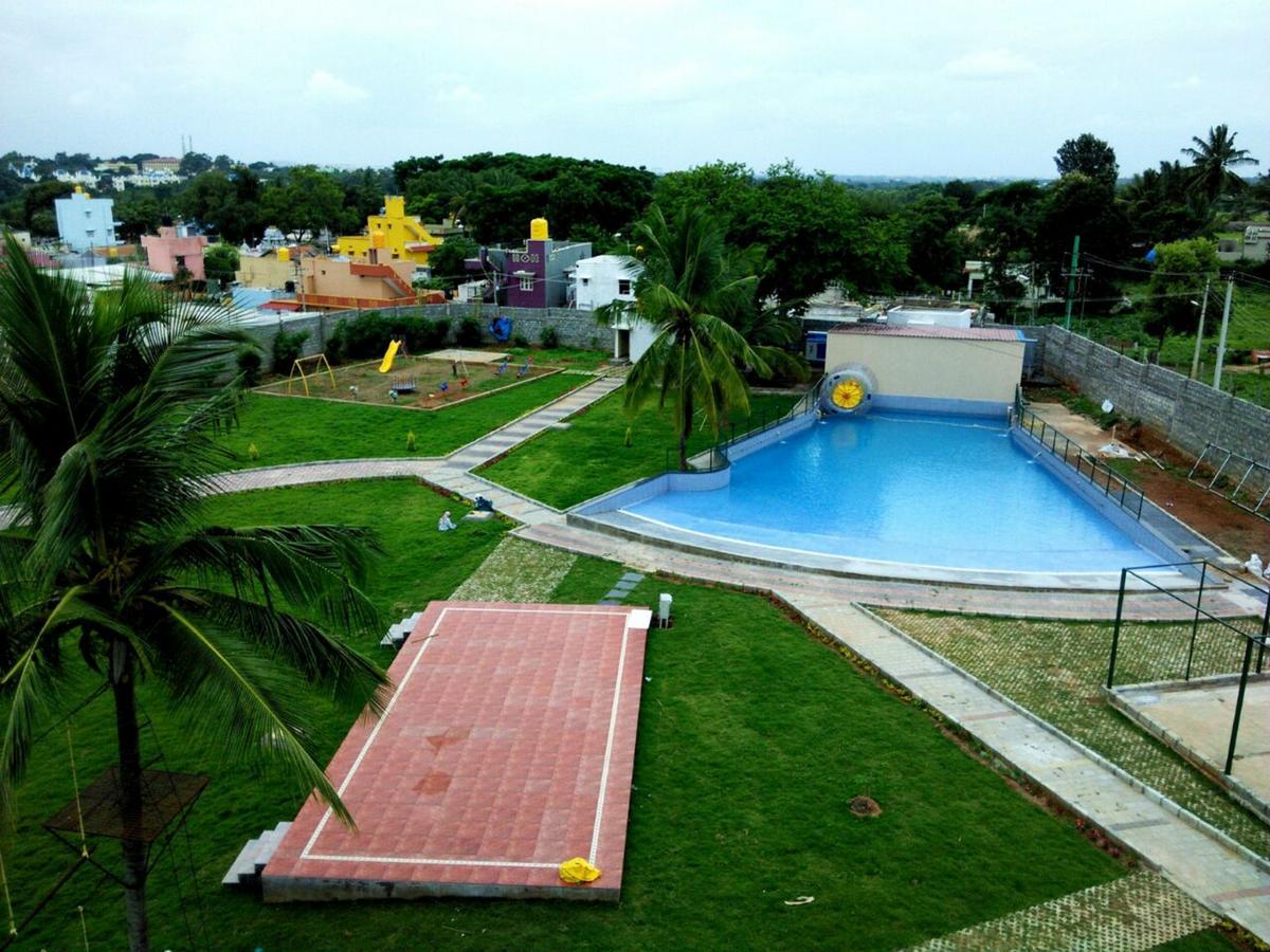Park Hotel And Resort Kaglipur Luaran gambar