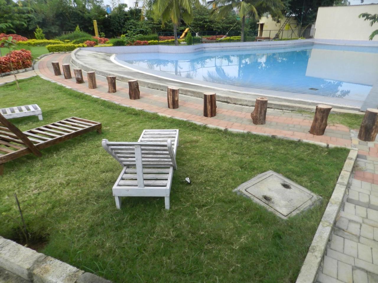 Park Hotel And Resort Kaglipur Luaran gambar