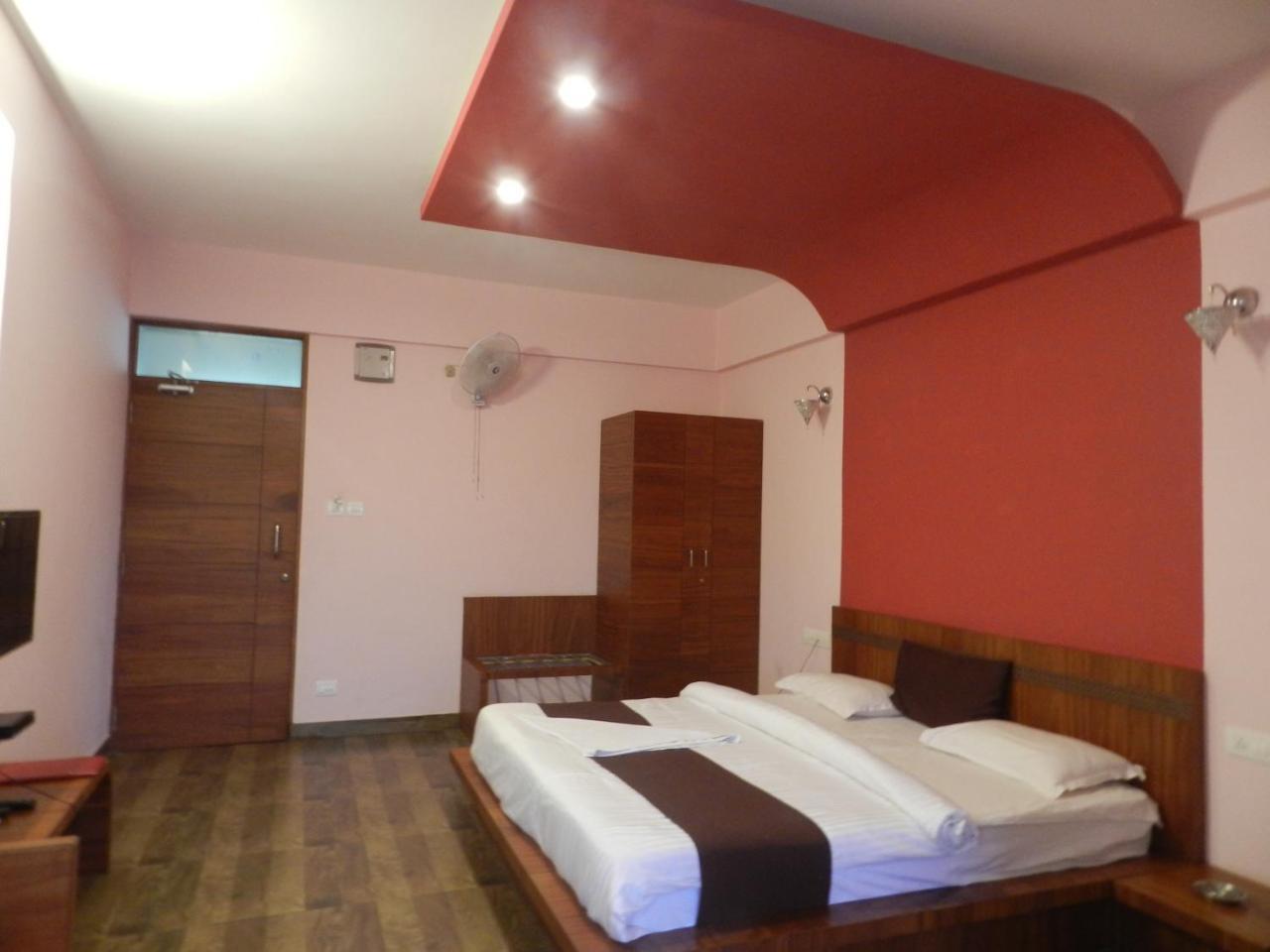 Park Hotel And Resort Kaglipur Luaran gambar