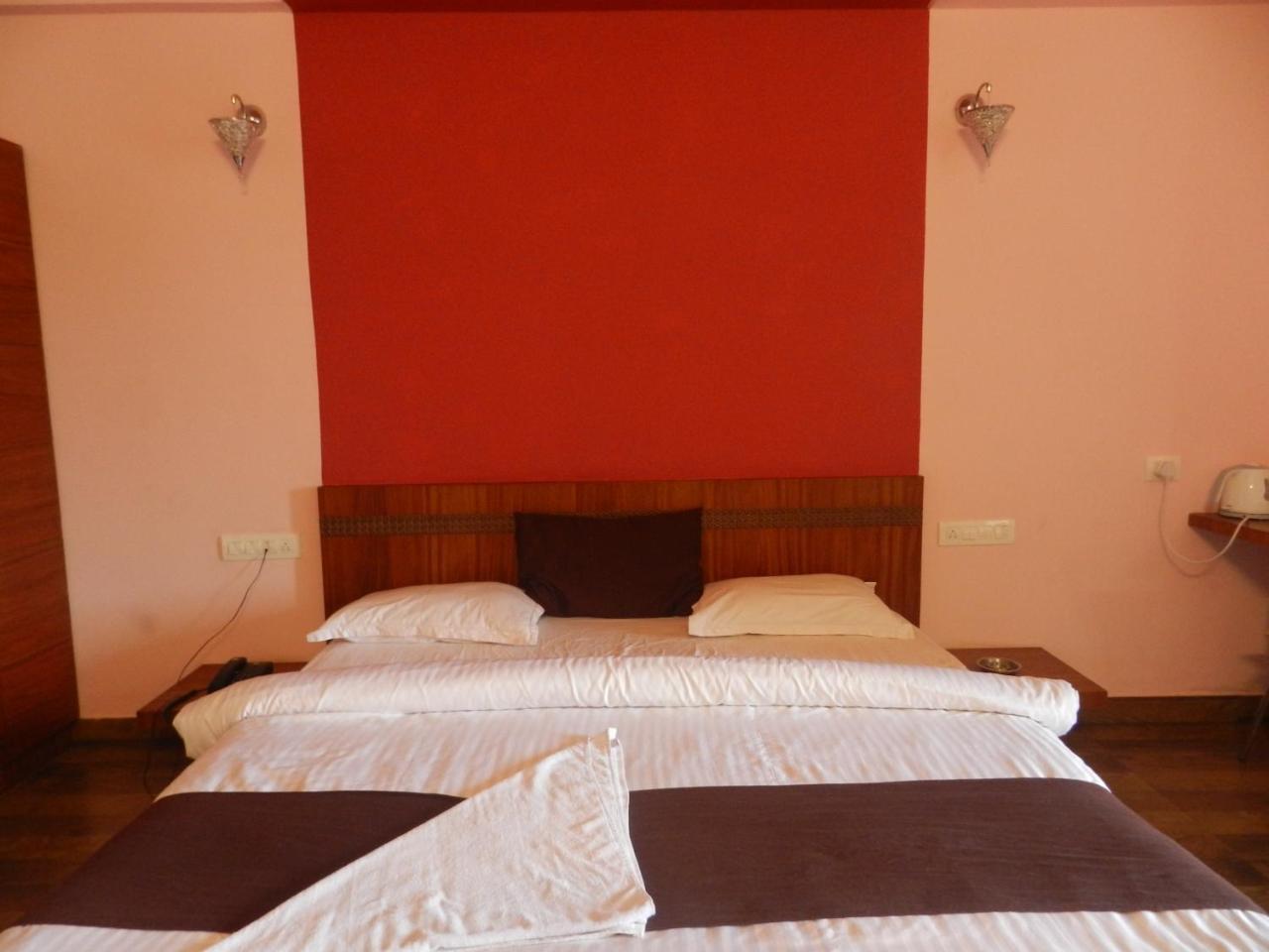 Park Hotel And Resort Kaglipur Luaran gambar